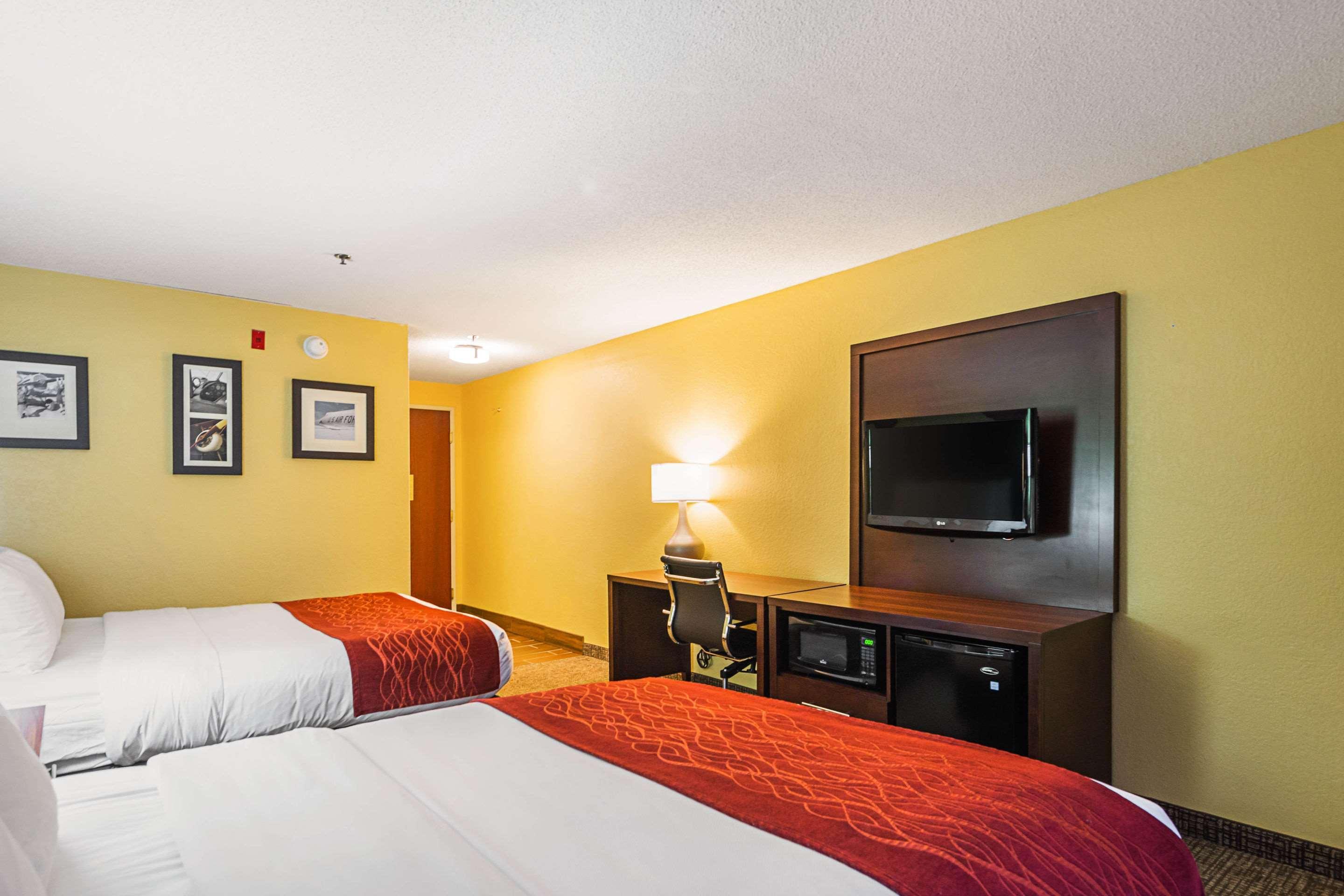Comfort Inn & Suites Englewood Exterior photo