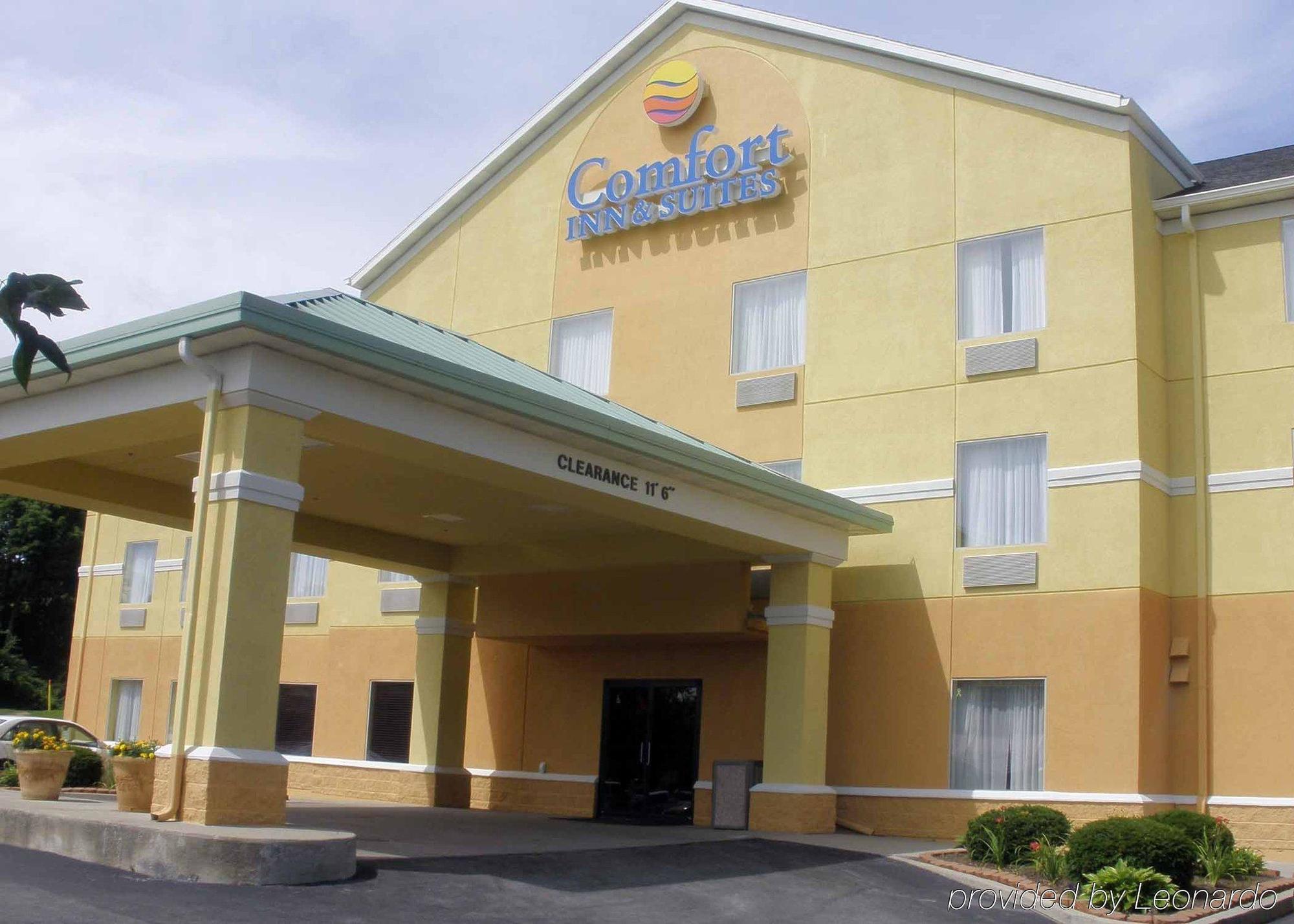 Comfort Inn & Suites Englewood Exterior photo